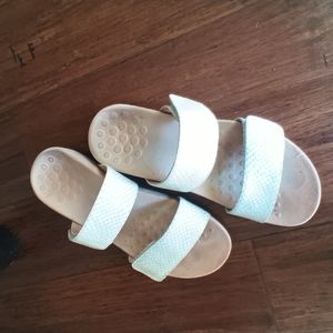 Vionic 7.5 M White Rest Randi Slide